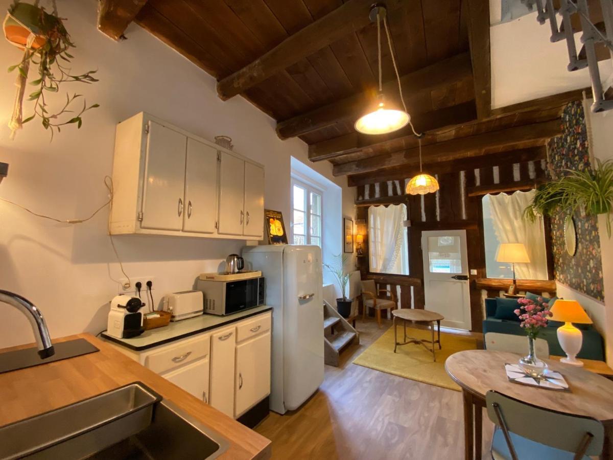 Duplex De Charme A Lessy Apartment Bagian luar foto